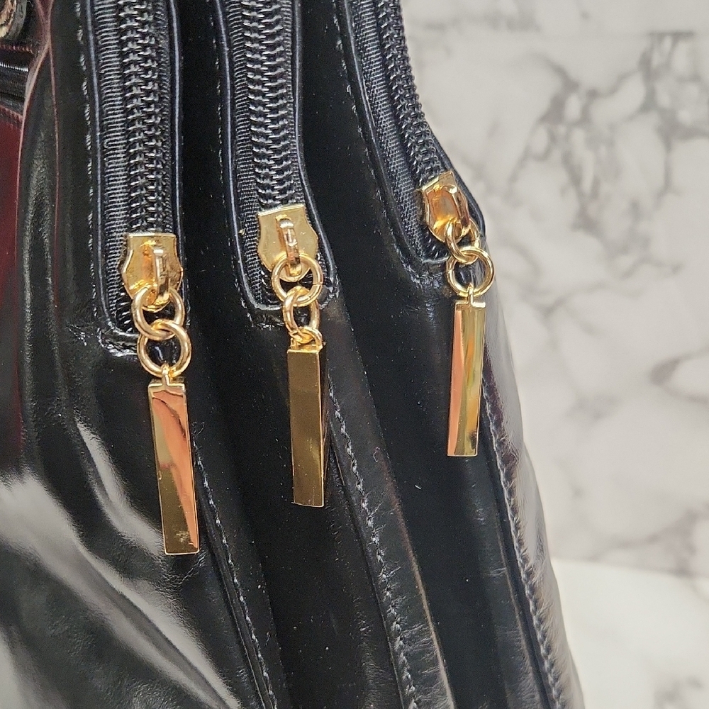 THE FIND Leopard Print Shoulder Bag with Gold Accents,with  Key Chain - Picture 5 of 16
